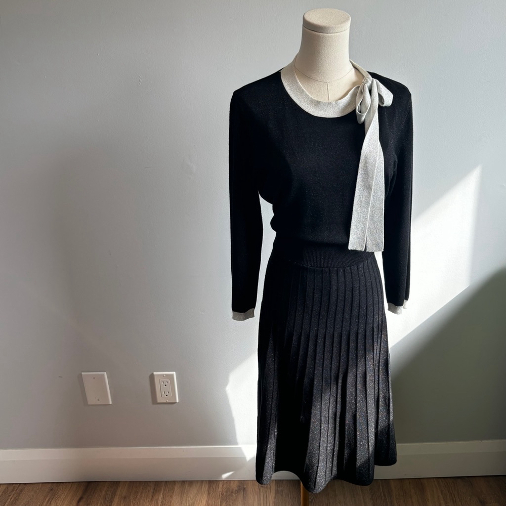 Nanette Lepore Women’s Black & Silver Tie Neck Pleated Knit Midi Dress Size L